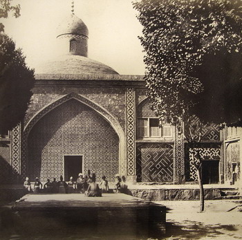 Luigi Montabone Moschea in Kasvin, 1862 albumina Venezia, Biblioteca Nazionale Marciana,  dall' album "Ricordi del Viaggio in Persia della Missione Italiana 1862"