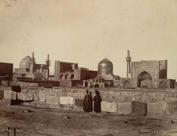 Antonio Giannuzzi Veduta delle moschee a Mashhad, 1858-1859 Parigi, Musée National des Arts Asiatiques Guimet, dall'album di V.F.Brongniart, "Vues photographiques de Perse 1858-1861"